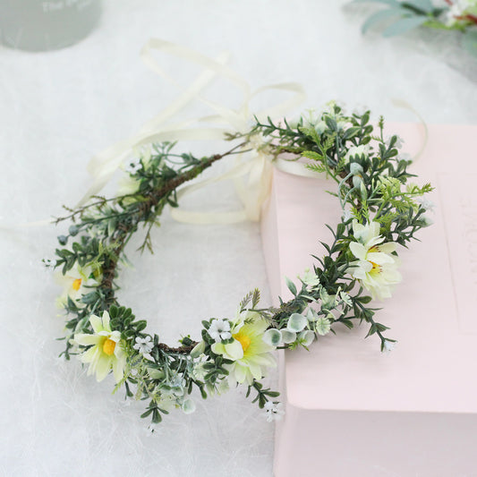 Flower garlands green plants daisies sunflowers headwear children's selfies flower crowns